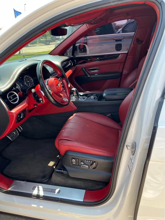 2019 Bentley Bentayga - Image 3 of 5