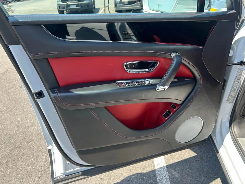 2019 Bentley Bentayga - Image 11 of 20