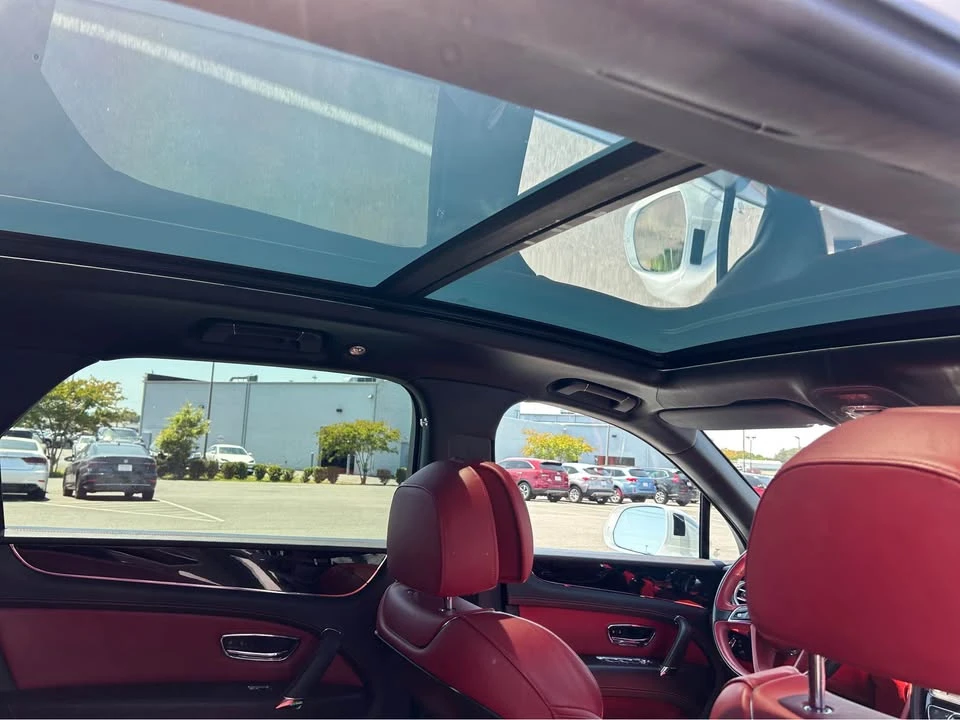 2019 Bentley Bentayga - Image 10 of 20