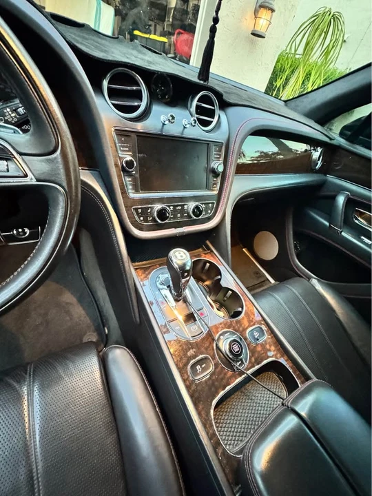 2019 Bentley Bentayga - Image 7 of 16