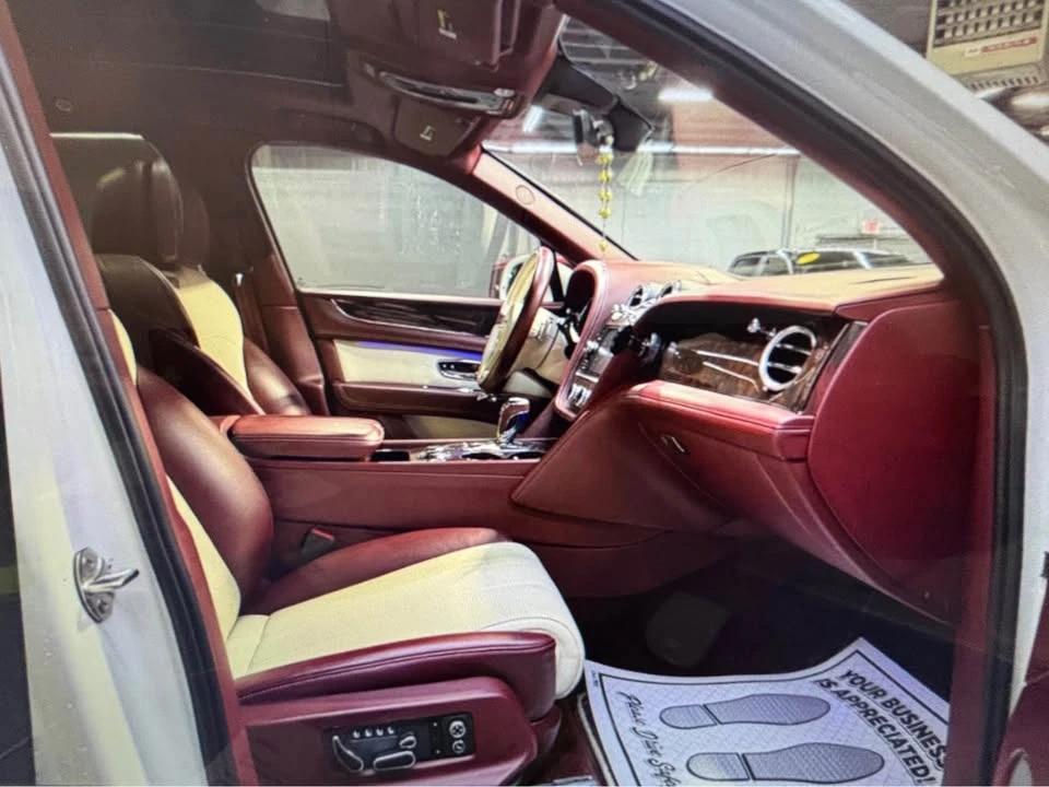 2019 Bentley Bentayga - Image 16 of 17