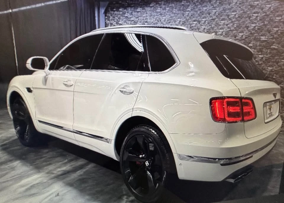 2019 Bentley Bentayga - Image 4 of 17