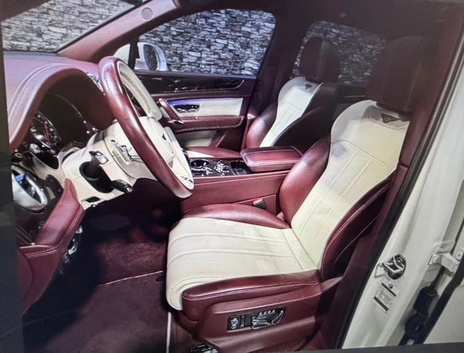 2019 Bentley Bentayga - Image 17 of 17
