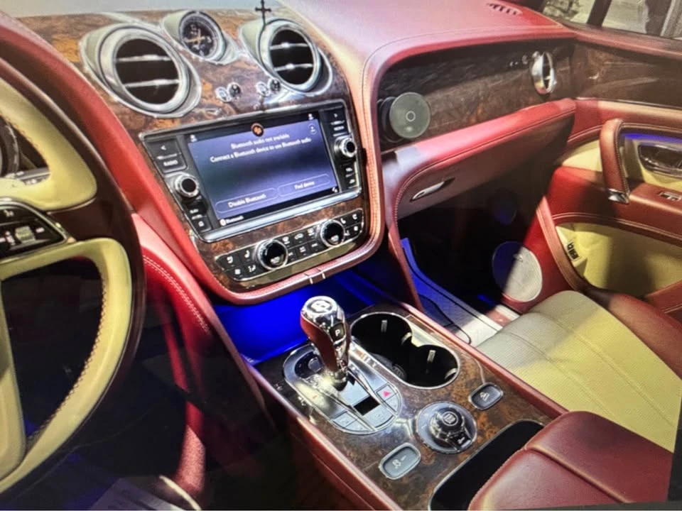 2019 Bentley Bentayga - Image 14 of 17