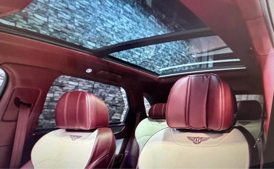 2019 Bentley Bentayga - Image 12 of 17