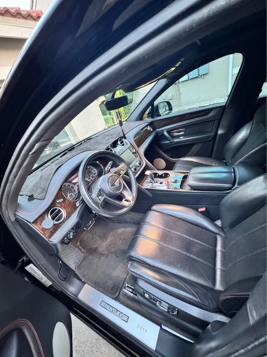 2019 Bentley Bentayga - Image 5 of 16