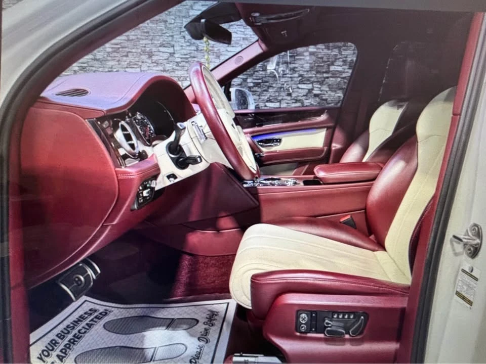 2019 Bentley Bentayga - Image 10 of 17