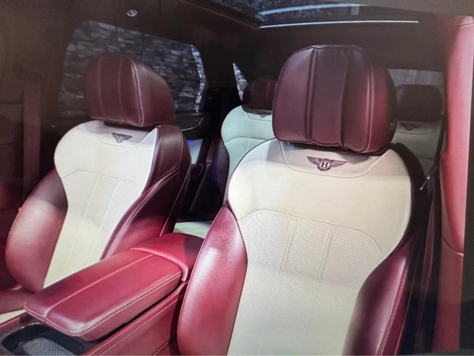 2019 Bentley Bentayga - Image 11 of 17