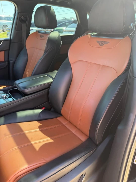 2019 Bentley Bentayga - Image 10 of 16