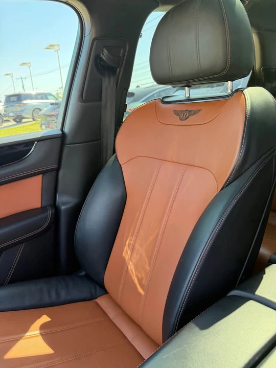 2019 Bentley Bentayga - Image 9 of 16