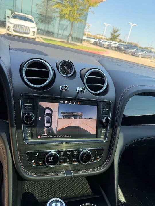 2019 Bentley Bentayga - Image 8 of 16