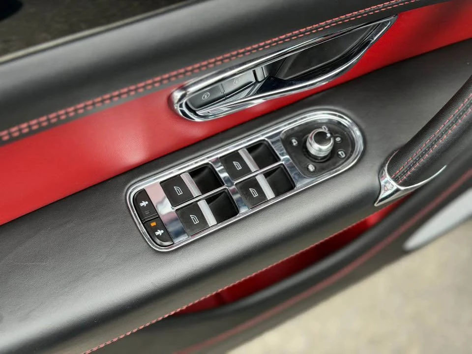 2019 Bentley Bentayga - Image 9 of 20