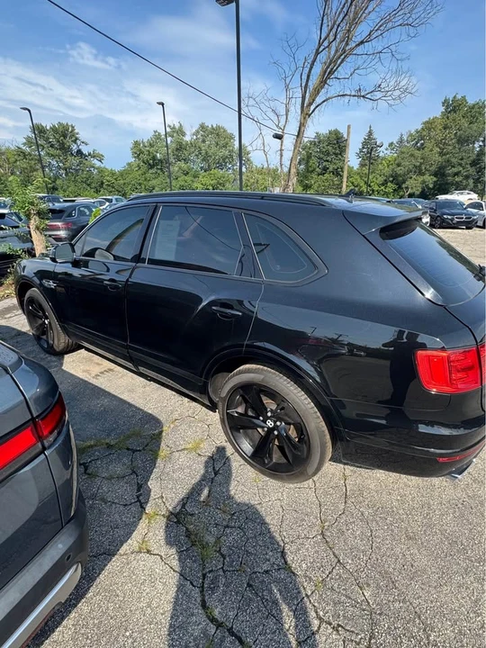 2019 Bentley Bentayga - Image 3 of 9