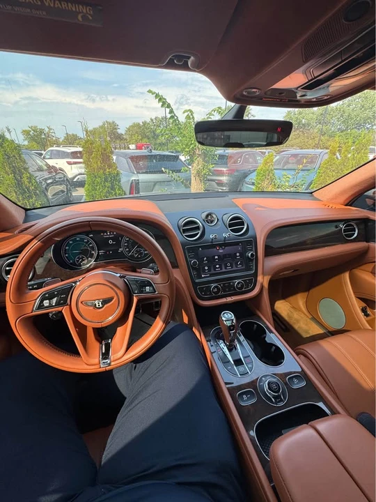 2019 Bentley Bentayga - Image 7 of 9