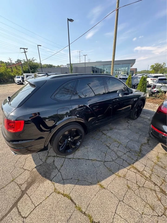 2019 Bentley Bentayga - Image 2 of 9