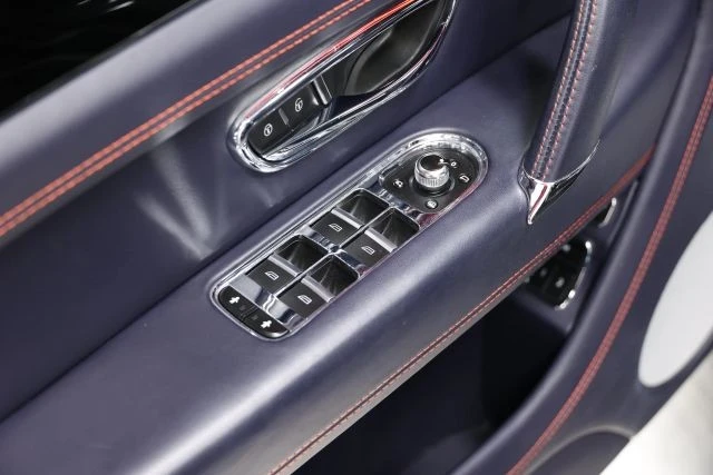 2019 Bentley Bentayga - Image 12 of 31
