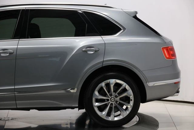 2019 Bentley Bentayga - Image 9 of 12