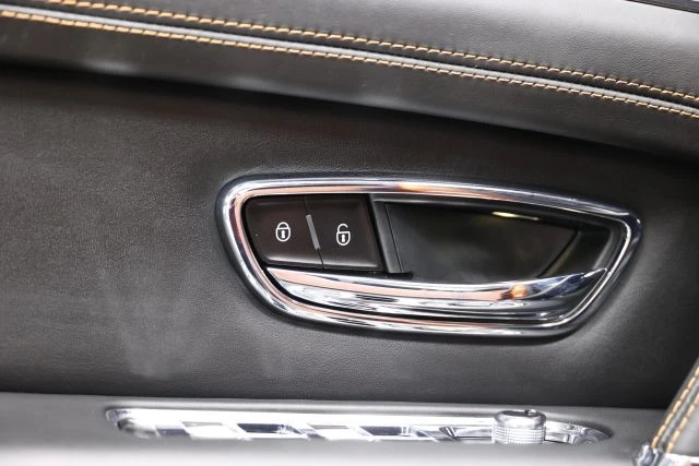 2019 Bentley Bentayga - Image 11 of 12