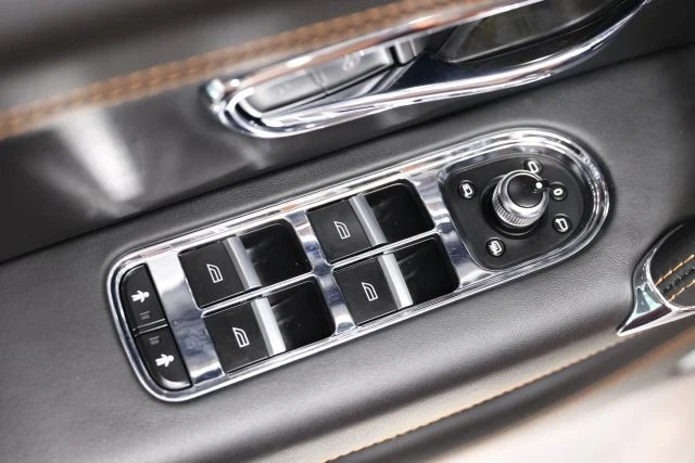 2019 Bentley Bentayga - Image 10 of 12