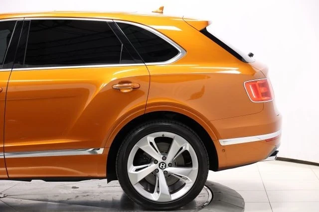 2019 Bentley Bentayga - Image 8 of 12