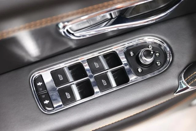 2019 Bentley Bentayga - Image 10 of 12