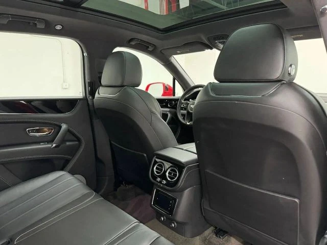 2019 Bentley Bentayga - Image 15 of 31