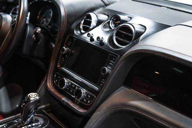 2019 Bentley Bentayga - Image 18 of 21