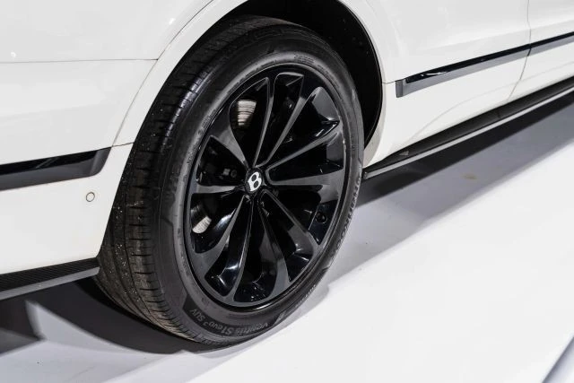2019 Bentley Bentayga - Image 12 of 31
