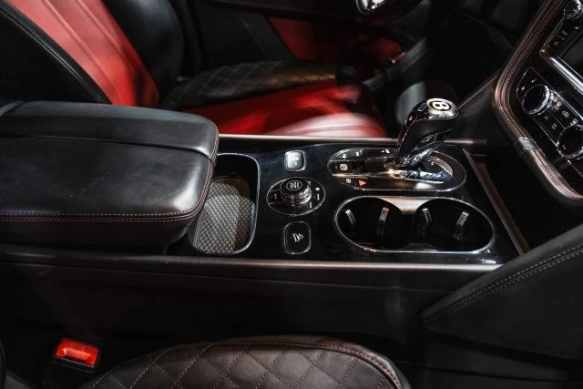 2019 Bentley Bentayga - Image 19 of 21