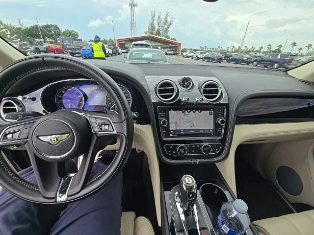 2019 Bentley Bentayga - Image 9 of 12