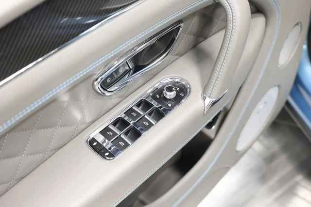 2019 Bentley Bentayga - Image 13 of 21
