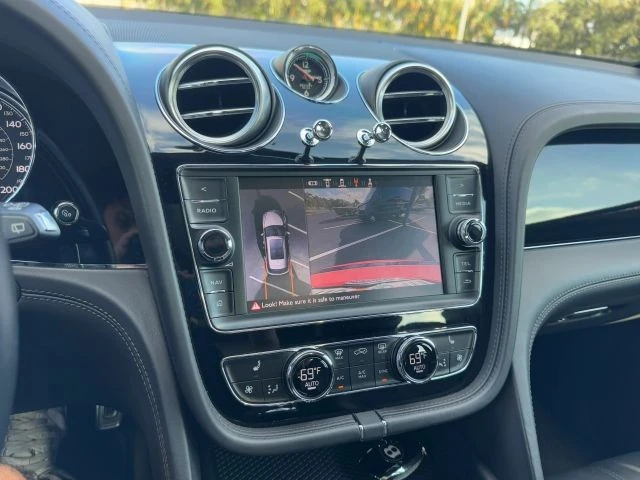 2019 Bentley Bentayga - Image 20 of 21