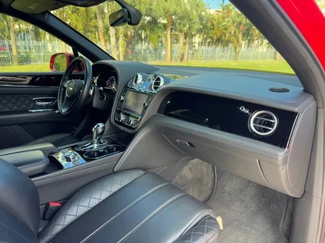 2019 Bentley Bentayga - Image 15 of 21