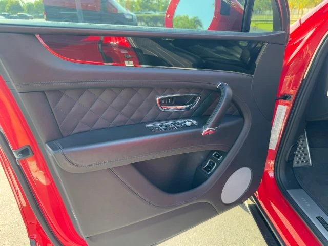 2019 Bentley Bentayga - Image 9 of 12