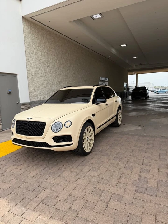 2019 Bentley Bentayga - Image 8 of 14