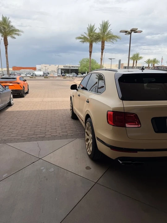 2019 Bentley Bentayga - Image 6 of 14