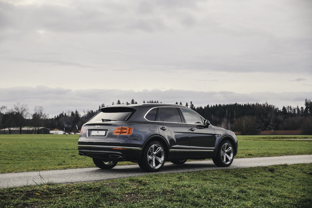 2019 Bentley Bentayga - Image 16 of 31
