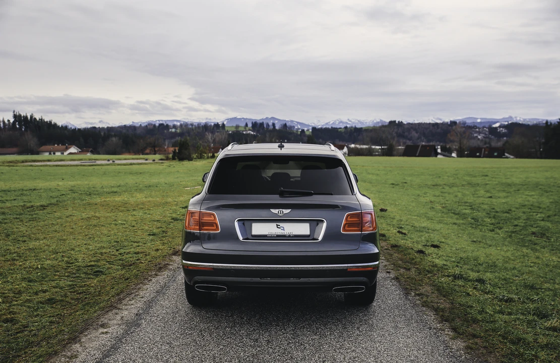 2019 Bentley Bentayga - Image 7 of 31