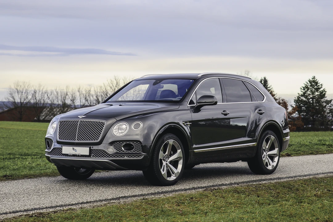 2019 Bentley Bentayga - Image 2 of 31