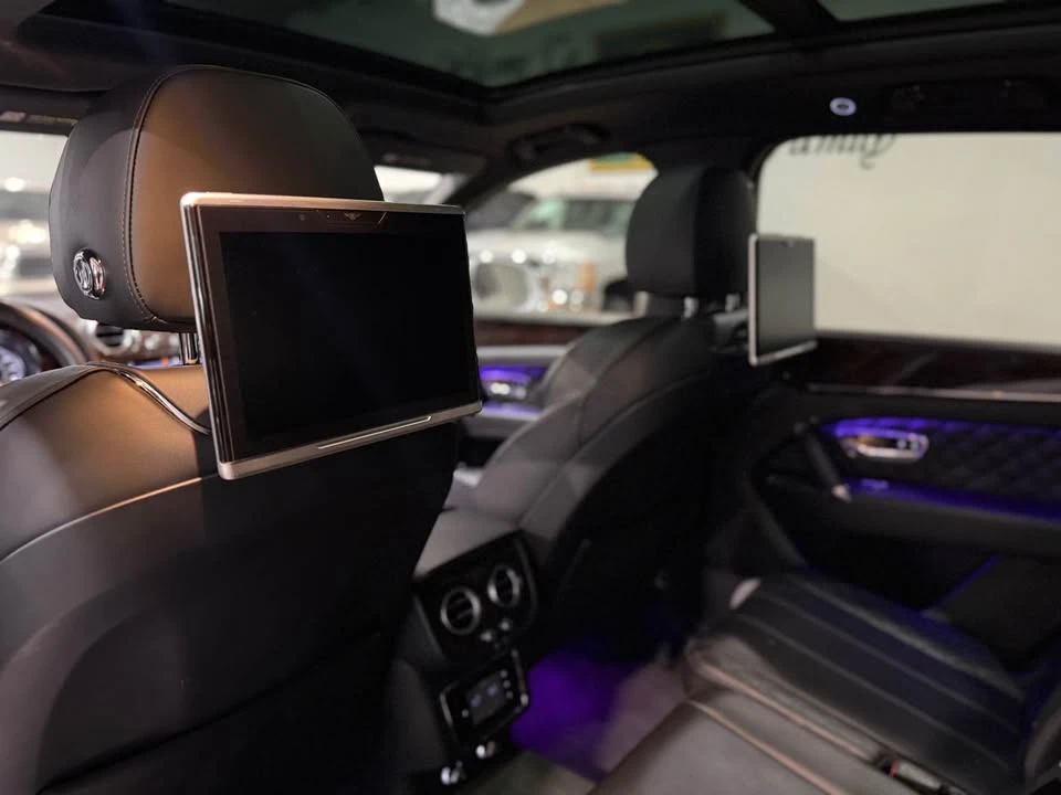 2019 Bentley Bentayga - Image 16 of 20