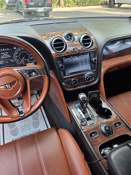 2019 Bentley Bentayga - Image 3 of 6