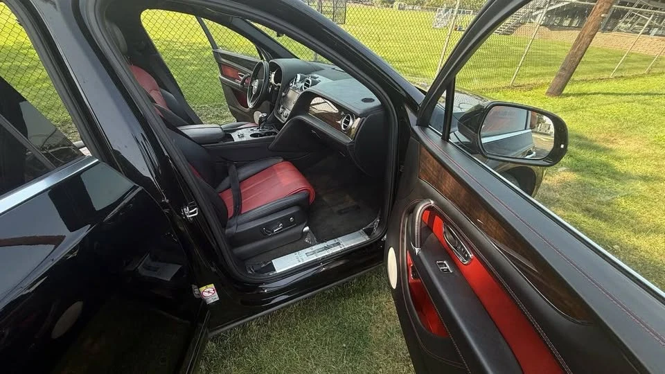 2019 Bentley Bentayga - Image 12 of 18