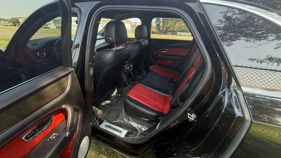2019 Bentley Bentayga - Image 14 of 18