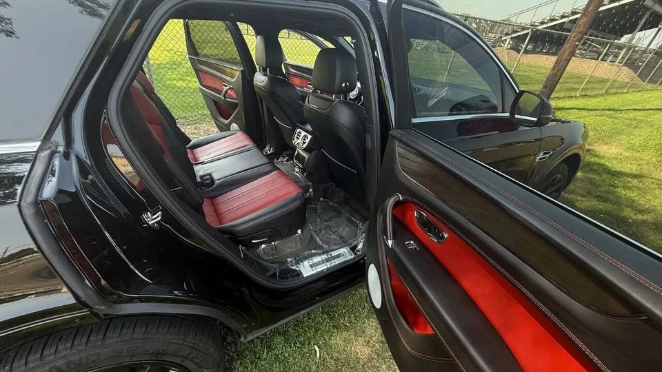 2019 Bentley Bentayga - Image 15 of 18