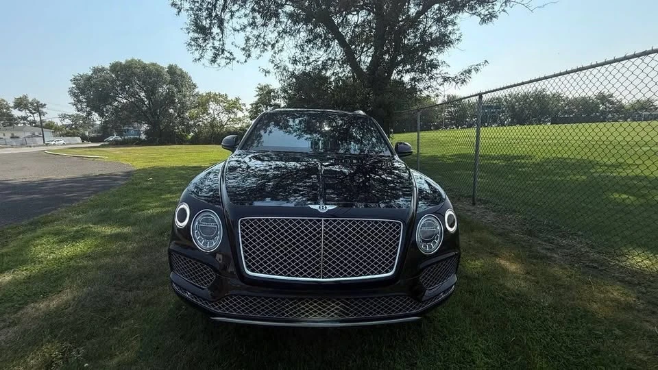2019 Bentley Bentayga - Image 2 of 18
