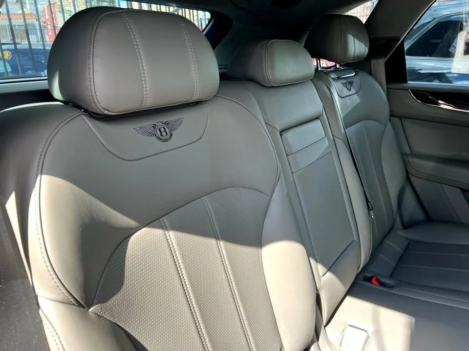 2019 Bentley Bentayga - Image 9 of 20