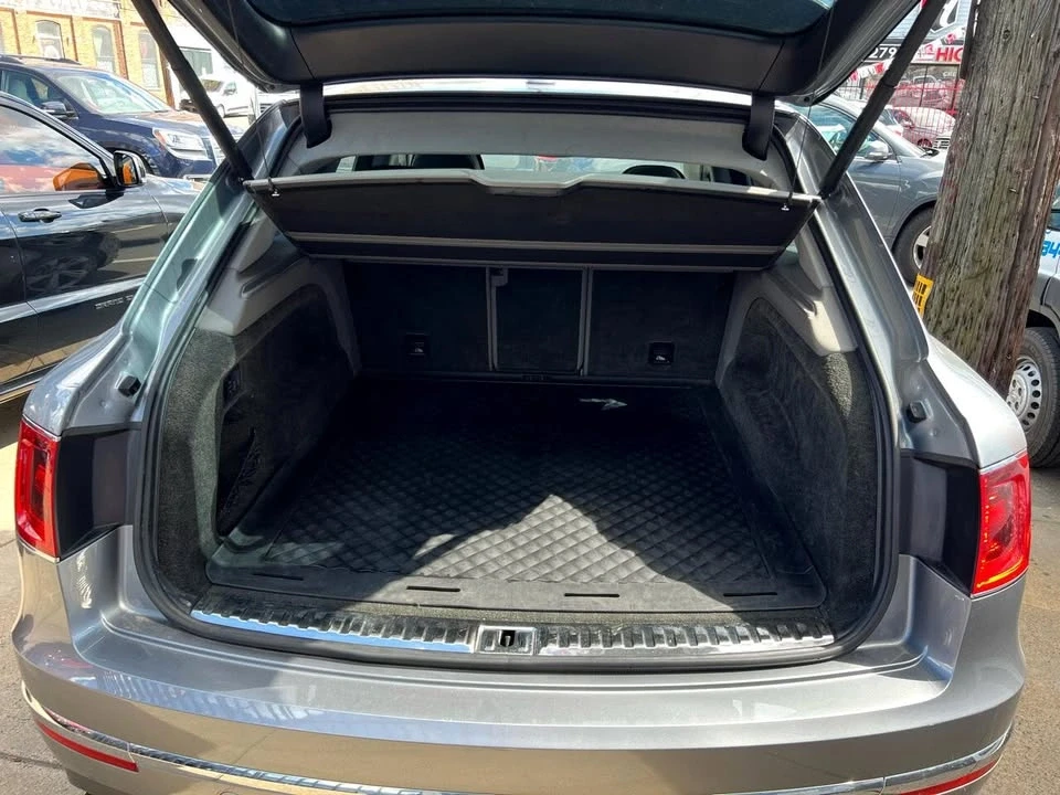 2019 Bentley Bentayga - Image 7 of 20