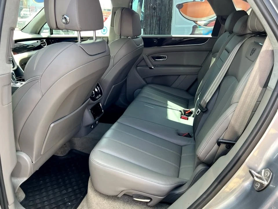 2019 Bentley Bentayga - Image 17 of 20