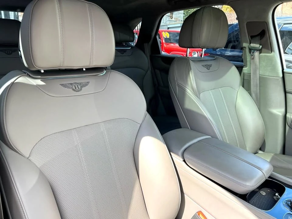 2019 Bentley Bentayga - Image 14 of 20