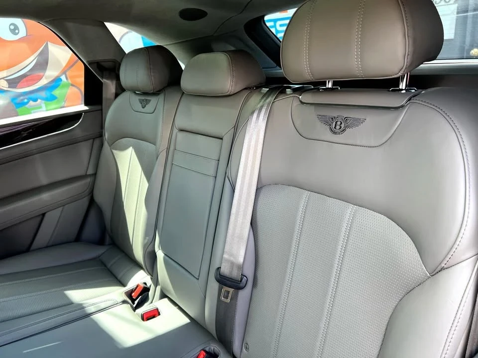 2019 Bentley Bentayga - Image 17 of 19